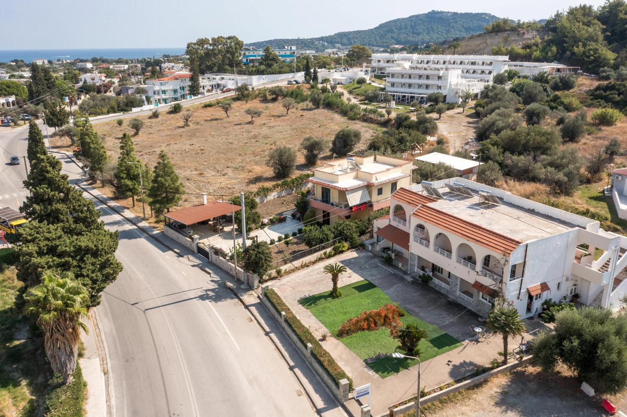 Dimitris Studios & Apartments Фалираки Экстерьер фото